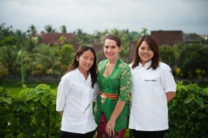 ￼￼￼￼￼￼Janet DeNeefe bersama Janice Wong (2 am: Desert Bar Singapore) dan Angelita Wijaya (Angelita Tea Salon & Patisserie Seminyak)